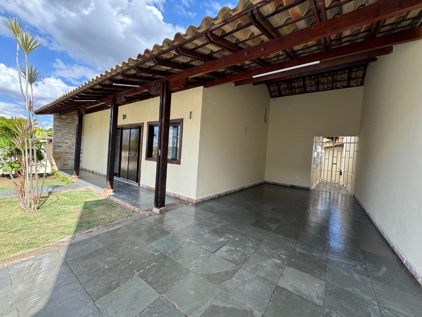 Casa com 4 dormitórios para alugar, 150 m² por R$ 5.750,00/mês - Centro - Betim/MG
