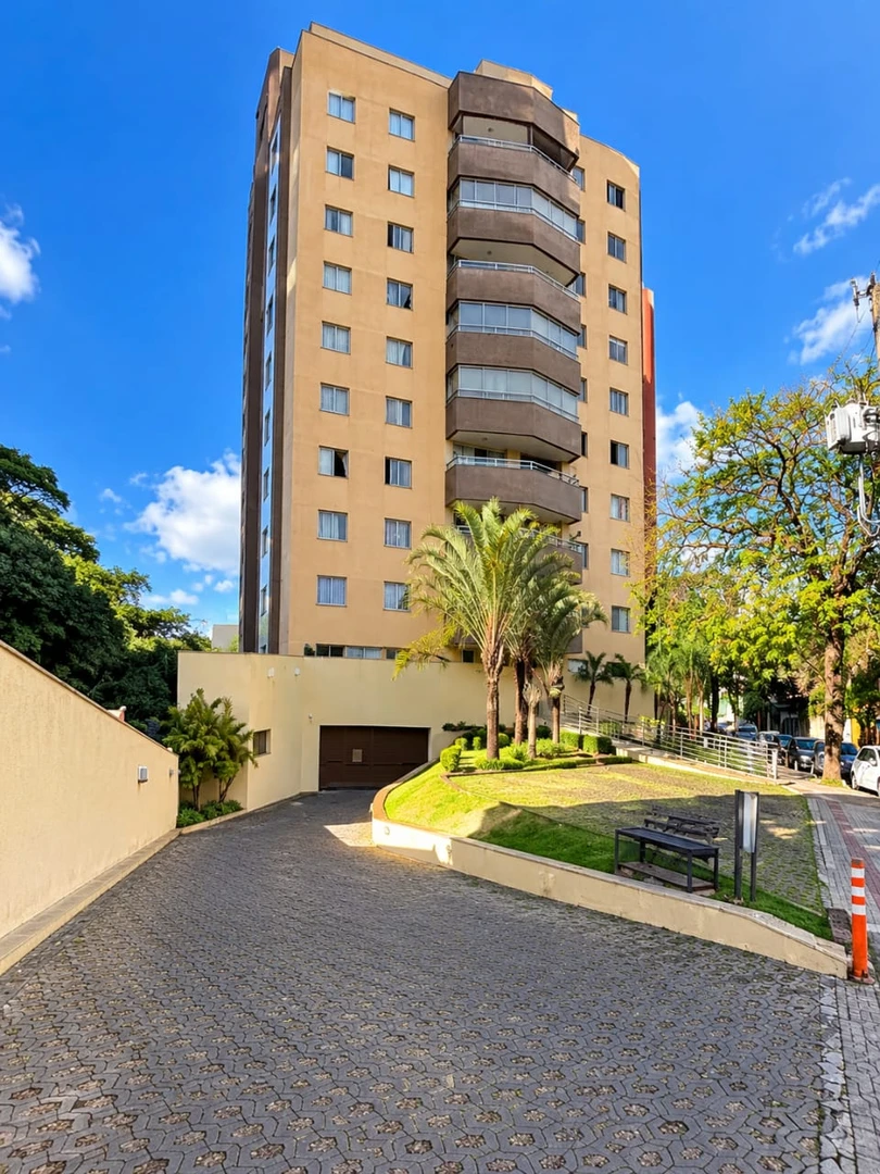 APARTAMENTO DISPONÍVEL PARA VENDA E LOCAÇÃO NO EDIFÍCIO PAESTUM – ESPAÇO, CONFORTO E 4 VAGAS NO CENTRO DE BETIM