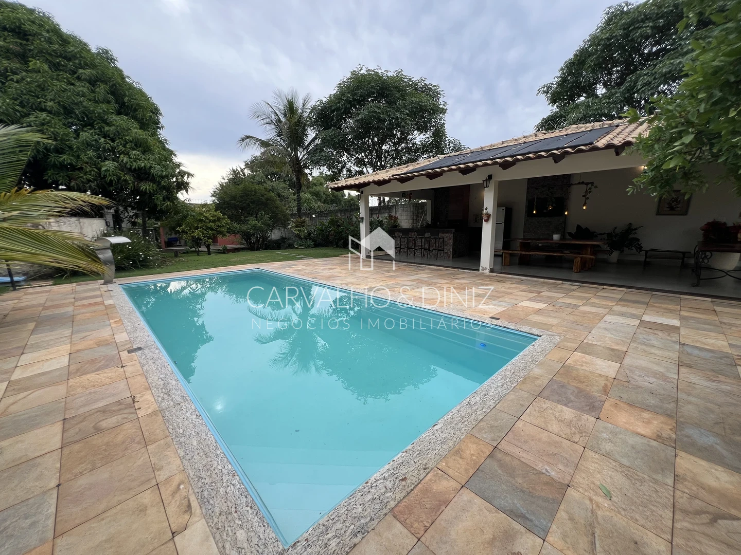 CASA EXCLUSIVA EM QUINTAS DO GODOY